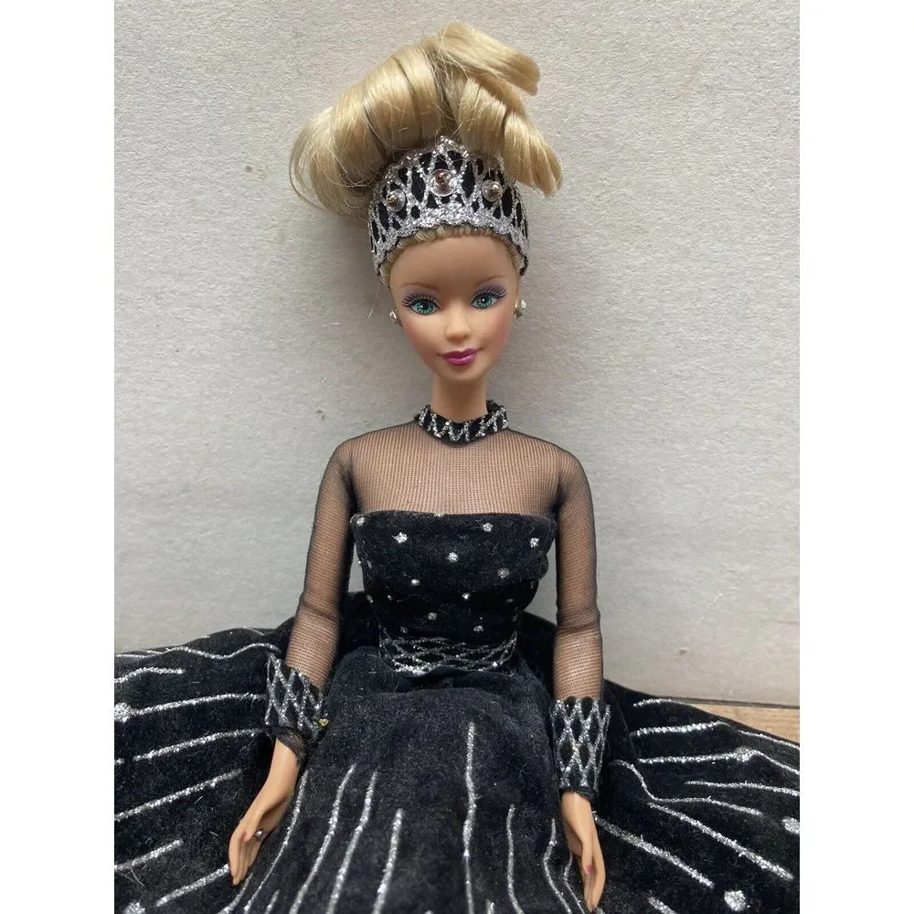 Barbie Special Edition 1998 Holiday Celebration Doll with Black Dress Mattel‎